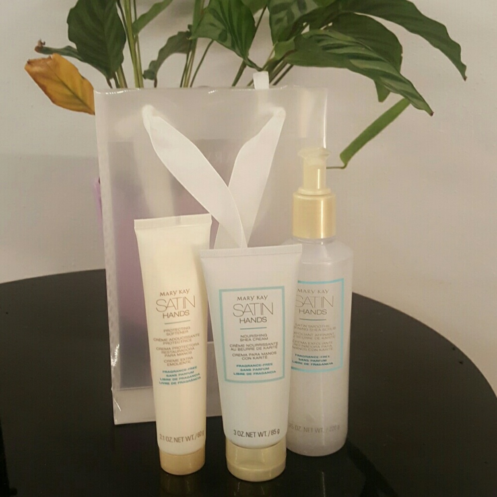 Satin hands gift set